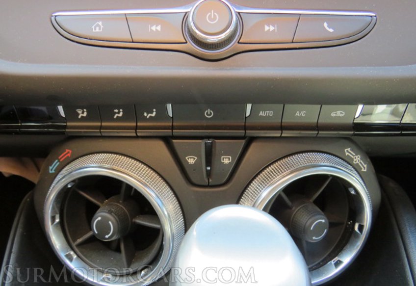 2021 Chevrolet Camaro - Image 30