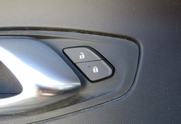 2021 Chevrolet Camaro - Image 40