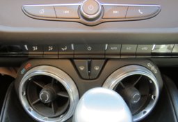 2021 Chevrolet Camaro - Image 30