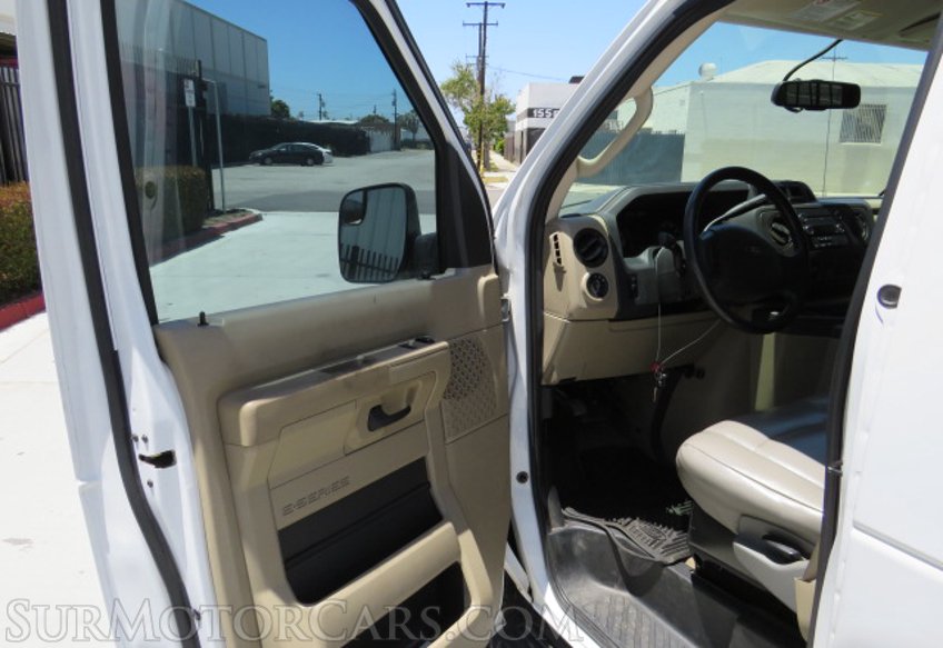 2014 Ford Econoline Wagon - Image 23