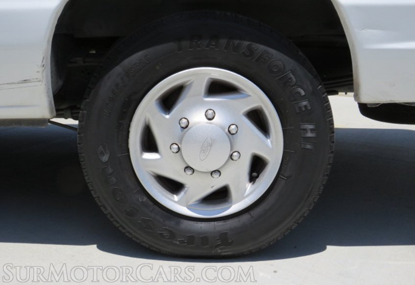 2014 Ford Econoline Wagon - Image 18
