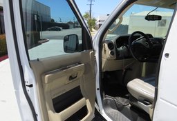 2014 Ford Econoline Wagon - Image 23