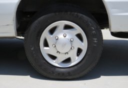 2014 Ford Econoline Wagon - Image 18