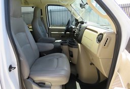 2014 Ford Econoline Wagon - Image 28