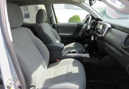 2019 Toyota Tacoma - Image 32