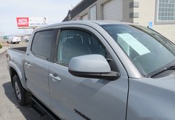 2019 Toyota Tacoma - Image 14