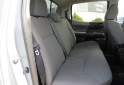 2019 Toyota Tacoma - Image 34