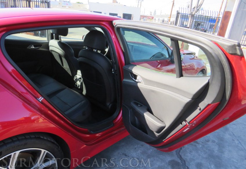 2018 Kia Stinger - Image 29