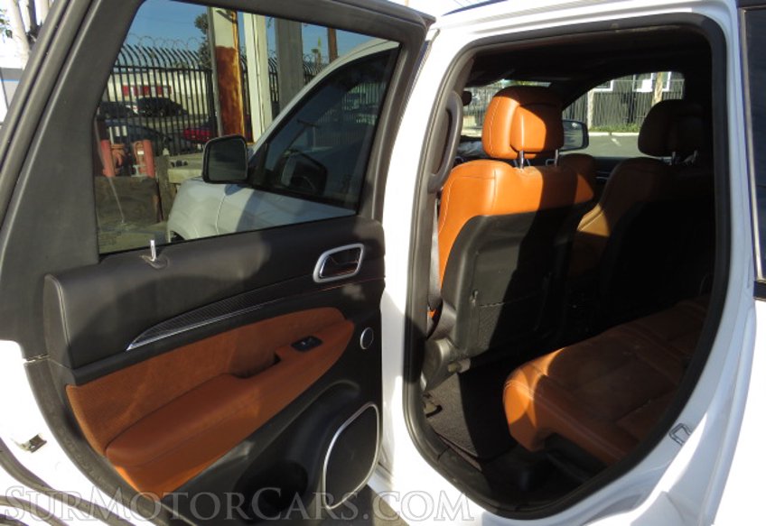 2018 Jeep Grand Cherokee - Image 29