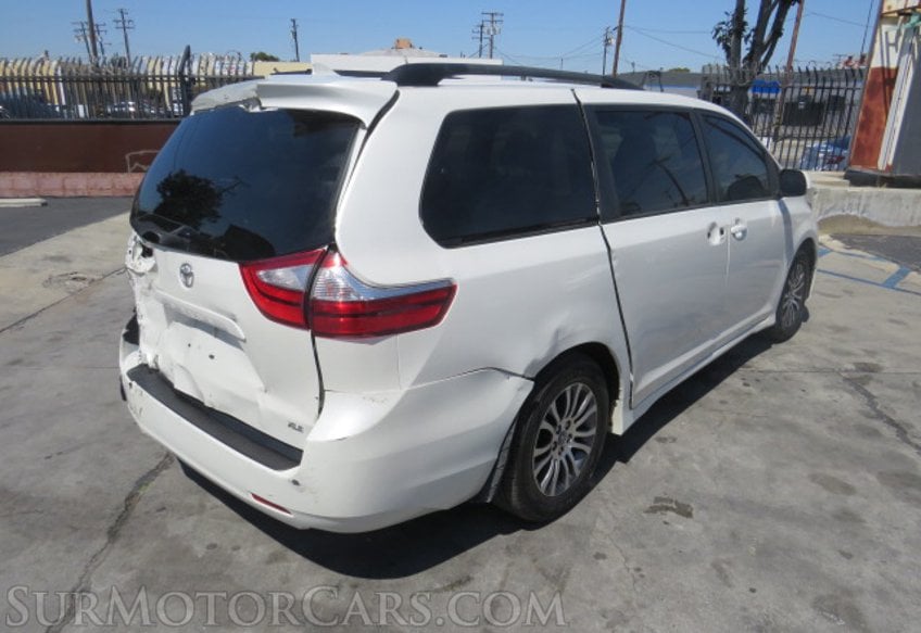 2019 Toyota Sienna - Image 7