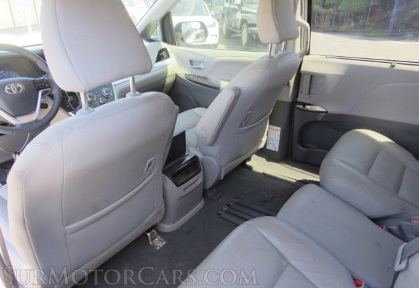 2019 Toyota Sienna - Image 20