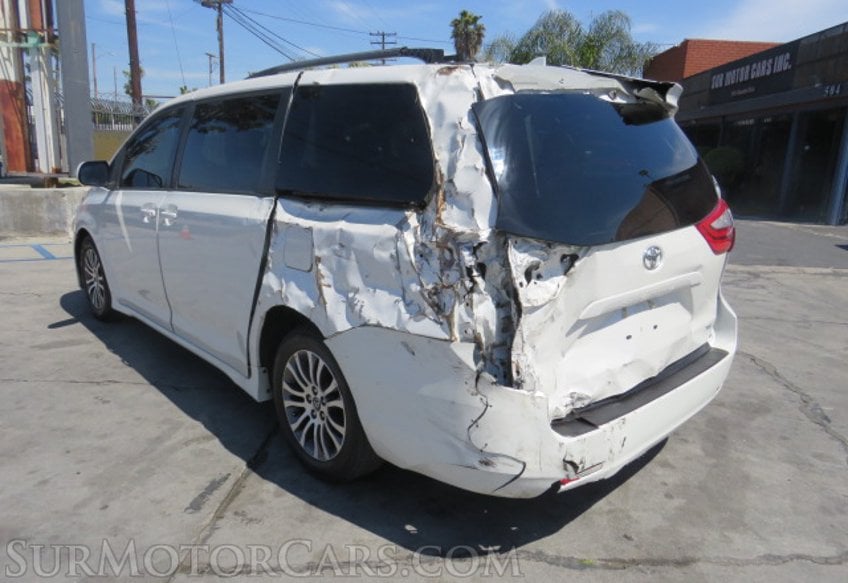 2019 Toyota Sienna - Image 8