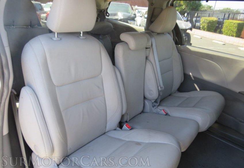 2019 Toyota Sienna - Image 23