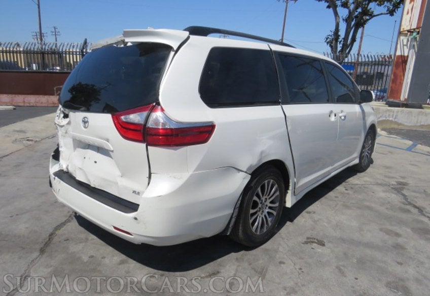 2019 Toyota Sienna - Image 5