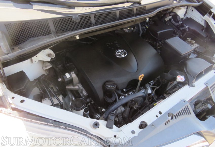 2019 Toyota Sienna - Image 38