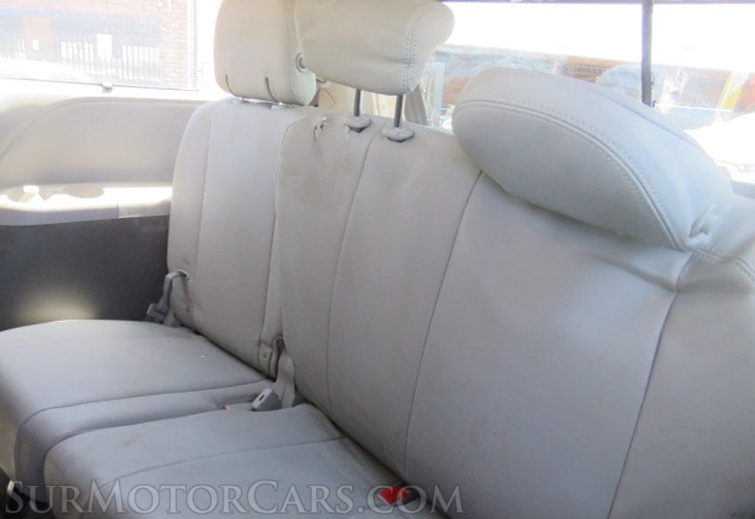 2019 Toyota Sienna - Image 24