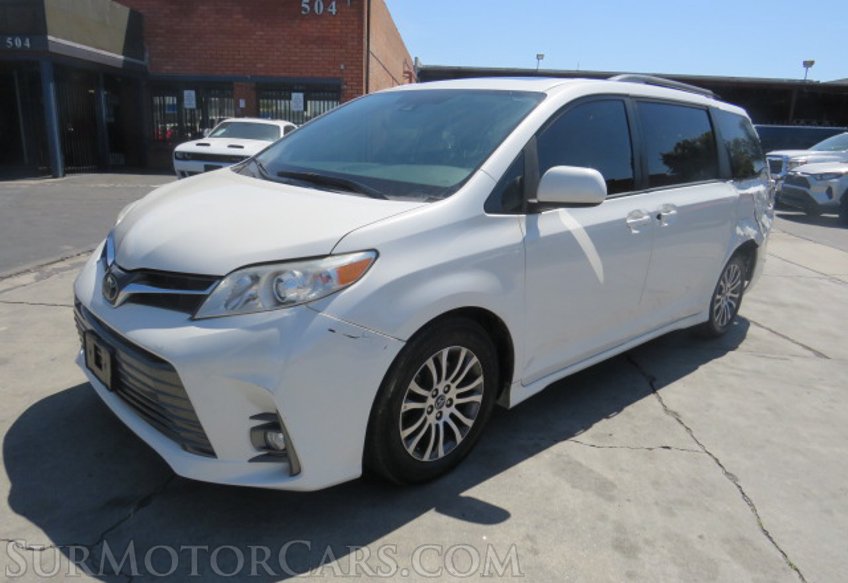 2019 Toyota Sienna - Image 4