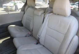 2019 Toyota Sienna - Image 22