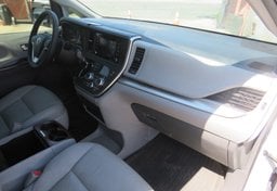 2019 Toyota Sienna - Image 15