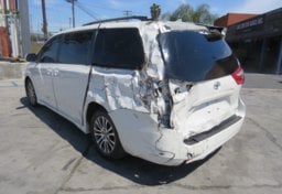 2019 Toyota Sienna - Image 8