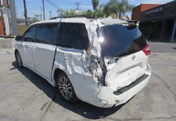 2019 Toyota Sienna - Image 6