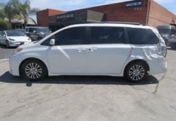 2019 Toyota Sienna - Image 10
