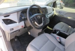 2019 Toyota Sienna - Image 14