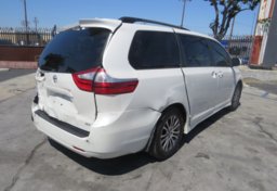 2019 Toyota Sienna - Image 5