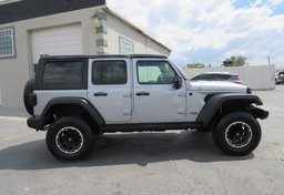 2020 Jeep Wrangler Unlimited - Image 9