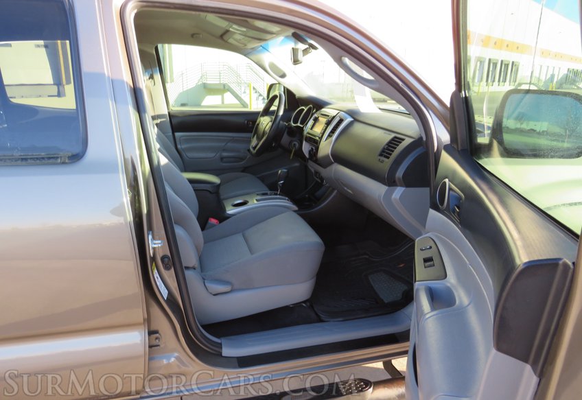 2013 Toyota Tacoma - Image 33