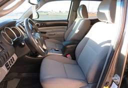 2013 Toyota Tacoma - Image 28