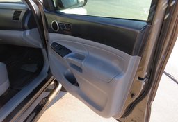 2013 Toyota Tacoma - Image 57