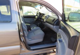 2013 Toyota Tacoma - Image 33