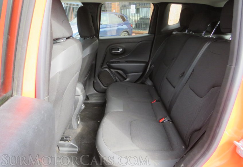 2019 Jeep Renegade - Image 28