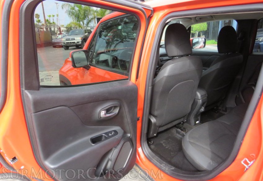 2019 Jeep Renegade - Image 23
