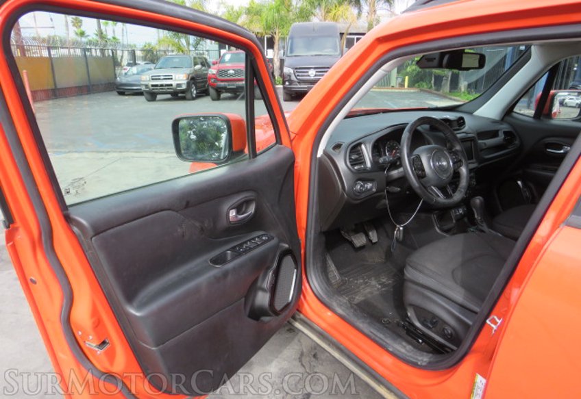 2019 Jeep Renegade - Image 21