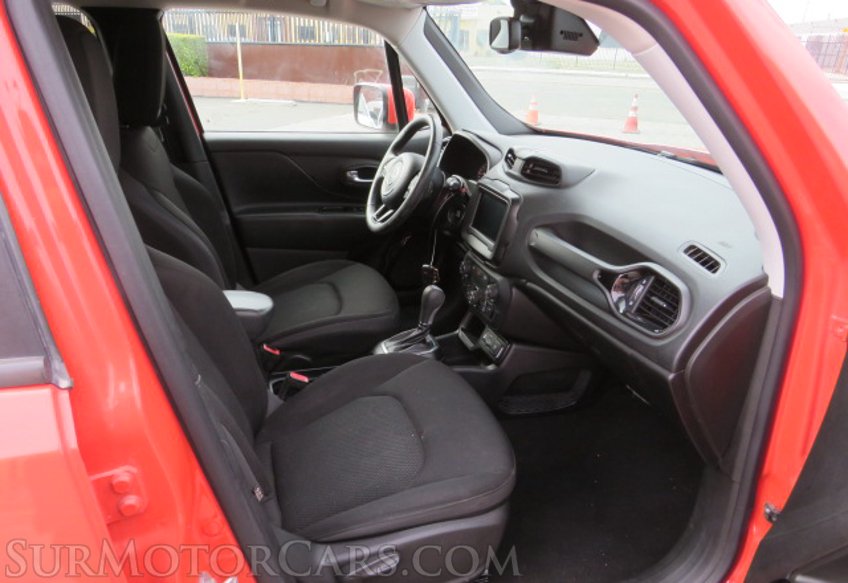 2019 Jeep Renegade - Image 30