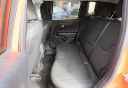 2019 Jeep Renegade - Image 28