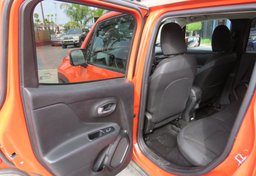 2019 Jeep Renegade - Image 23