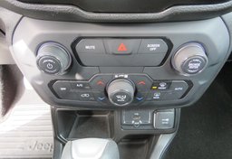 2019 Jeep Renegade - Image 43