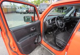 2019 Jeep Renegade - Image 21