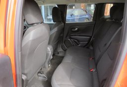 2019 Jeep Renegade - Image 31