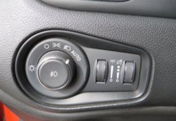 2019 Jeep Renegade - Image 45