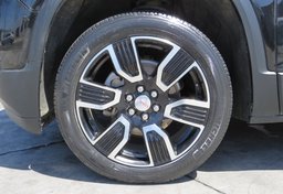 2019 GMC Acadia - Image 16