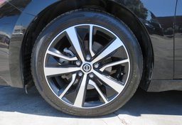 2021 Nissan Maxima - Image 22