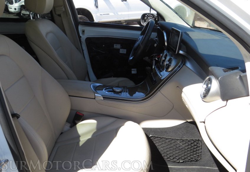 2018 Mercedes-Benz GLC - Image 24