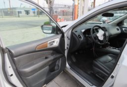 2020 Nissan Pathfinder - Image 21