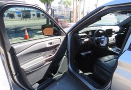 2020 Ford Explorer - Image 18