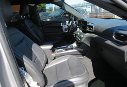 2020 Ford Explorer - Image 25