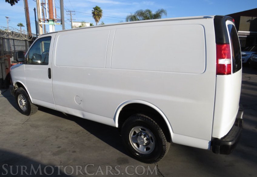 2017 Chevrolet Express Cargo Van - Image 9
